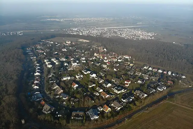 Überreste des ehemaligen Aussichtsturms – Ruine, 19 km von Nürnberg