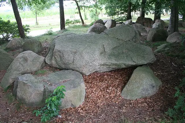 Großsteingrab Steinkimmen 2 – Megalith, 24 km from Bremen