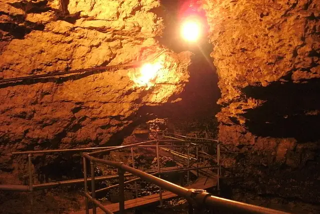 Tschamberhöhle – Höhle, bei Rheinfelden