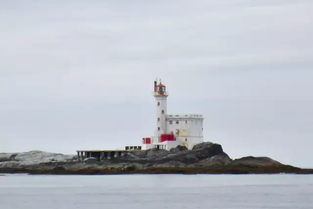 Triple Islands Lighthouse – Lighthouse