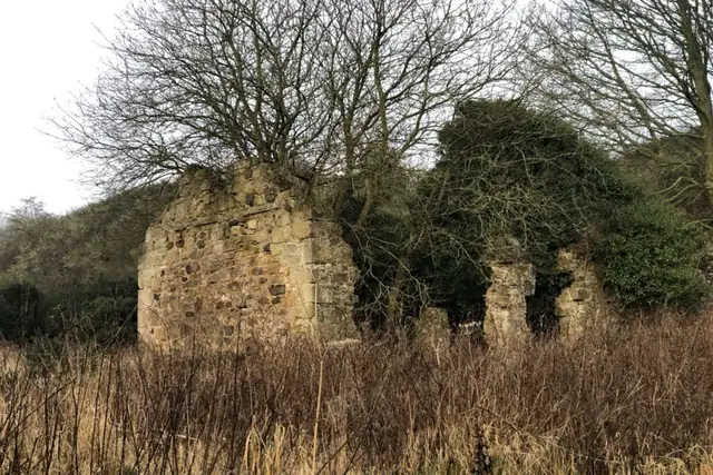 Binnend Village – Ruin, 13 km from Edinburgh
