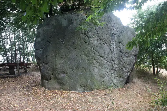 Riesenstein von Wolfershausen – Megalith, 7 km von Baunatal