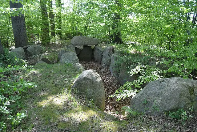 Großsteingrab Flehm 1 – Megalith, 11 km von Eutin