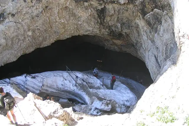 Schellenberger Eishöhle – Höhle, 10 km von Bad Reichenhall