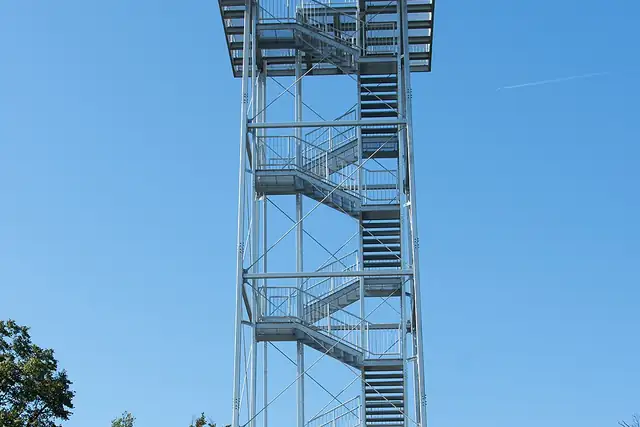 Neue Kaiser Jubiläums-Warte – Aussichtsturm, 20 km von Wien