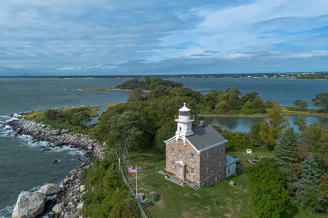 Great Captain Island Light – Lighthouse, near Port Chester