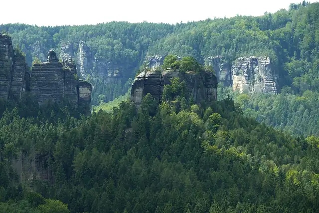 Hinteres Raubschloss – Ruine, 15 km von Děčín