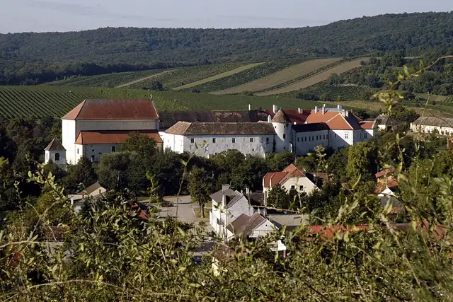 Schloss Mailberg – Burg oder Schloss, 23 km von Znojmo