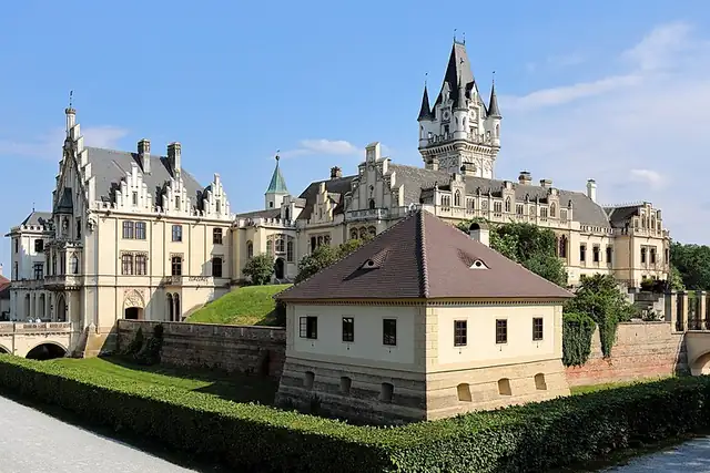 Schloss Grafenegg – Burg oder Schloss, 26 km von Sankt Pölten