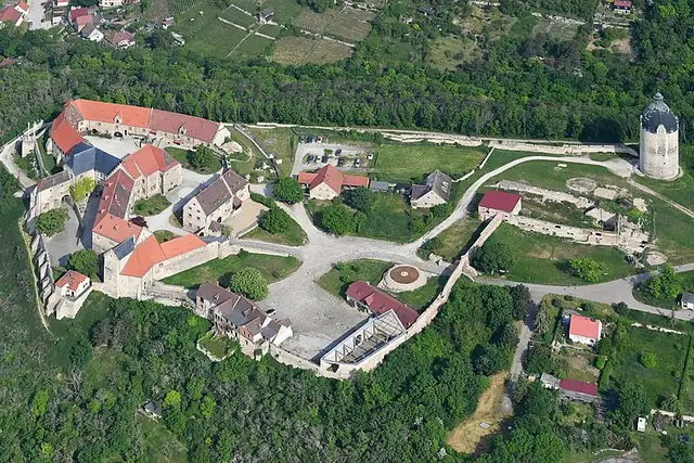 Schloss Neuenburg – Castle, 7 km from Naumburg