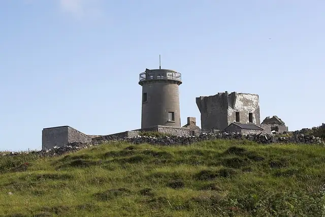 Teach Solais Árainn – Lighthouse