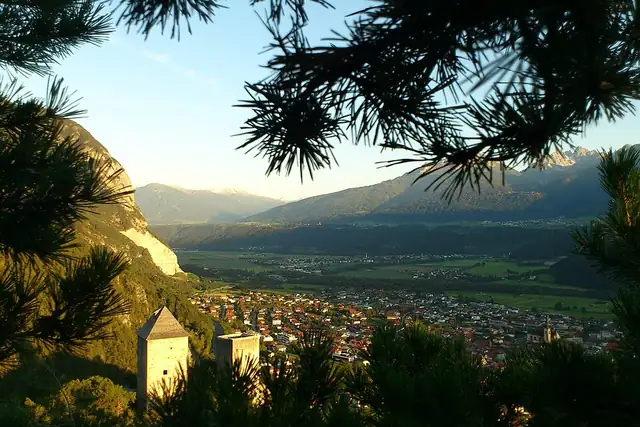 Ruine Fragenstein – Castle, 12 km from Innsbruck
