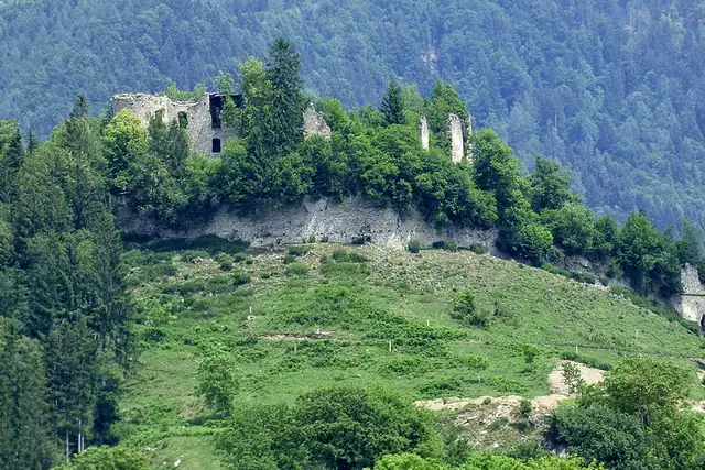 Burgruine Waisenberg – Burg oder Schloss, 22 km von Klagenfurt am Wörthersee