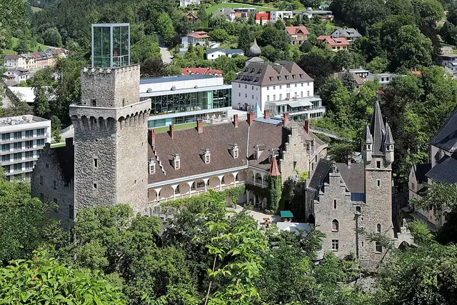 Rothschildschloss – Burg oder Schloss, 19 km von Amstetten