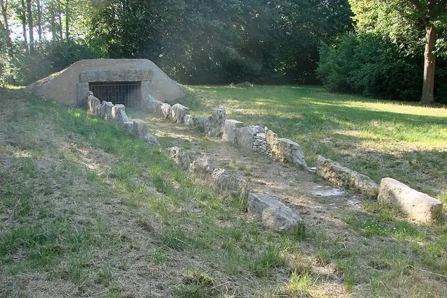Galeriegrab Atteln I – Megalith, 14 km von Paderborn