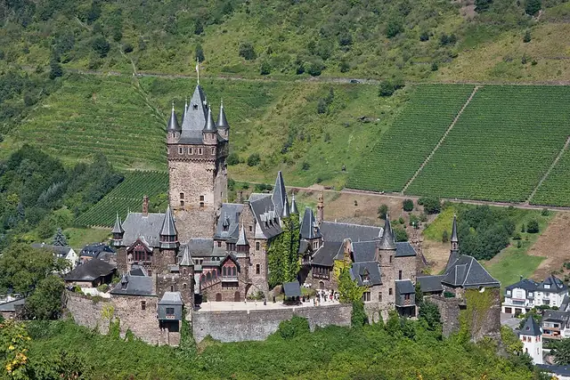 Reichsburg Cochem – Castle, 21 km from Mayen