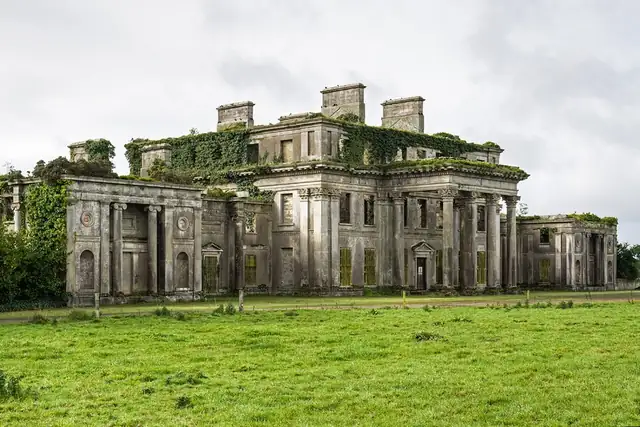 Castleboro House – Ruin, 24 km from Wexford