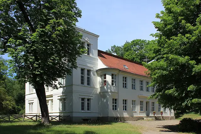 Humboldt-Schloss – Castle, 7 km from Hennigsdorf
