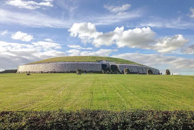 Newgrange – Megalith, 9 km from Drogheda