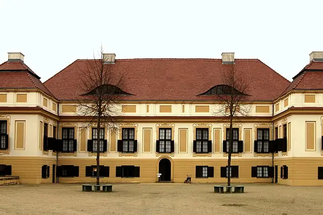 Schloss Caputh – Burg oder Schloss, 6 km von Werder