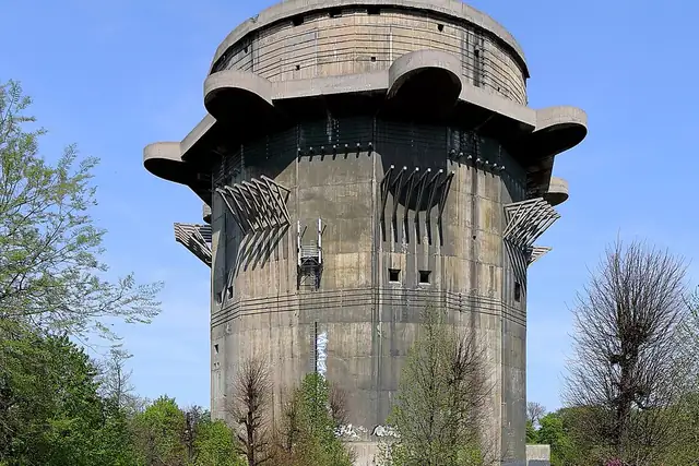 Flakturm Augarten (Gefechtsturm) – Ruine, bei Wien