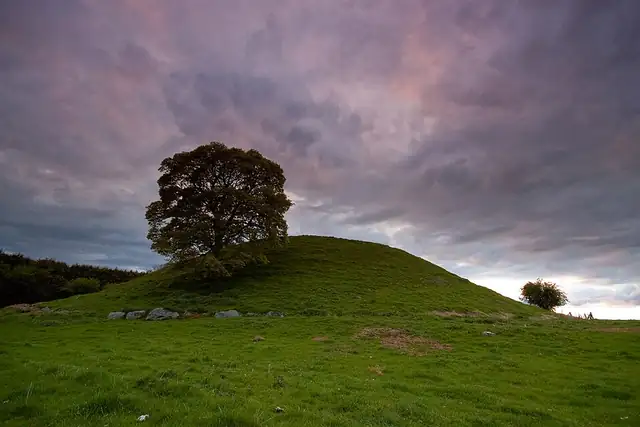 Dowth – Megalith, 7 km from Drogheda