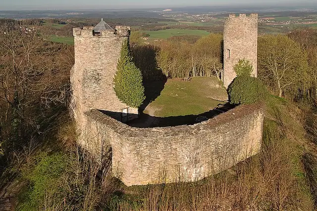Ruine Ebersburg – Burg oder Schloss, 12 km von Künzell