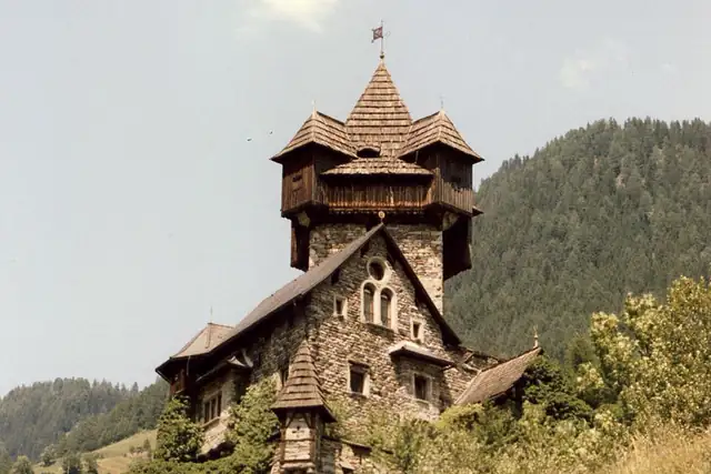 Burg Niederfalkenstein – Burg oder Schloss