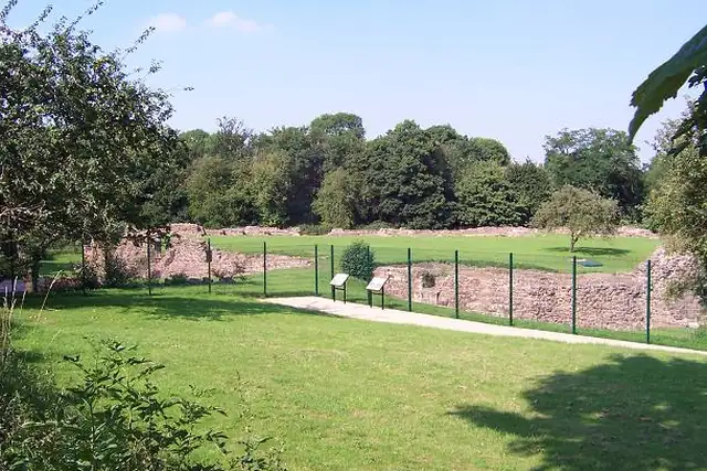 Weoley Castle – Ruine, 6 km von Birmingham