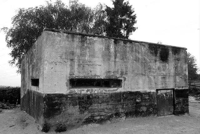Leitbunker der Kruppschen Nachtscheinanlage – Ruin, near Velbert