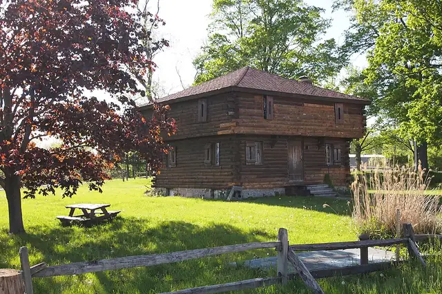 Fort Brewerton Historic Site – Fort, 7 km from Clay
