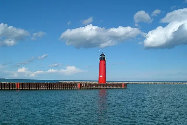 Kenosha North Pierhead Light – Lighthouse, near Kenosha