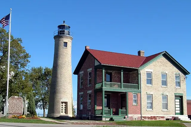 Kenosha Light – Lighthouse, near Kenosha