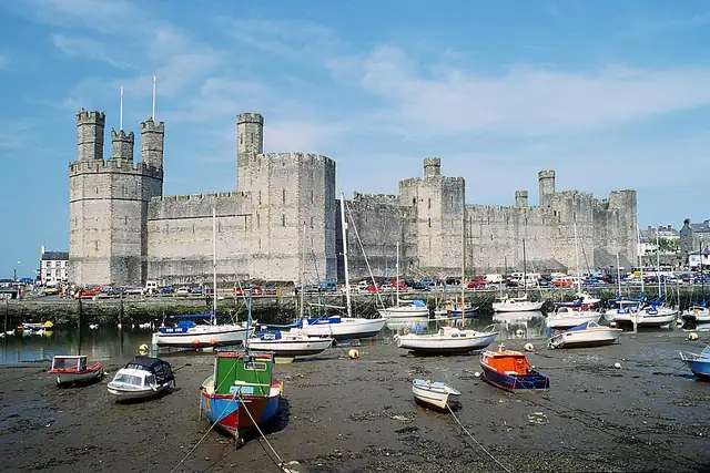 Castell Caernarfon – Burg oder Schloss, 14 km von Bangor