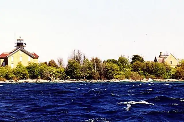 Pilot Island Lighthouse – Lighthouse