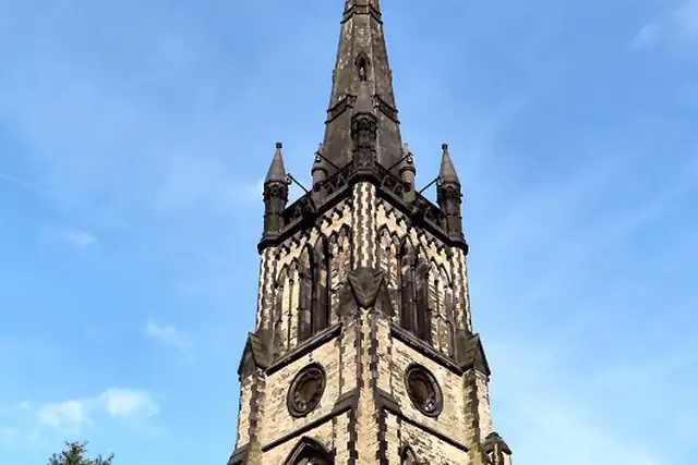 Christ Church – Ruine, 9 km von Manchester