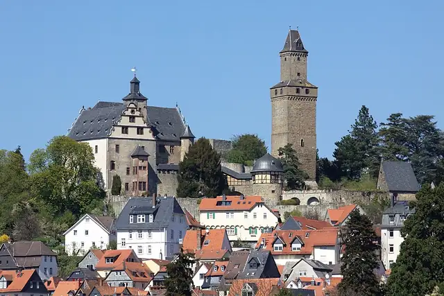 Mittelburg – Burg oder Schloss, 15 km von Frankfurt am Main